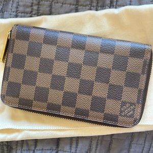 Authentic Louis Vuitton Zippy Compact “Old Model” Wallet Damier Ebene